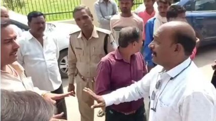 छतरपुर: जिला अस्पताल की पार्किंग वसूली का हुआ विरोध