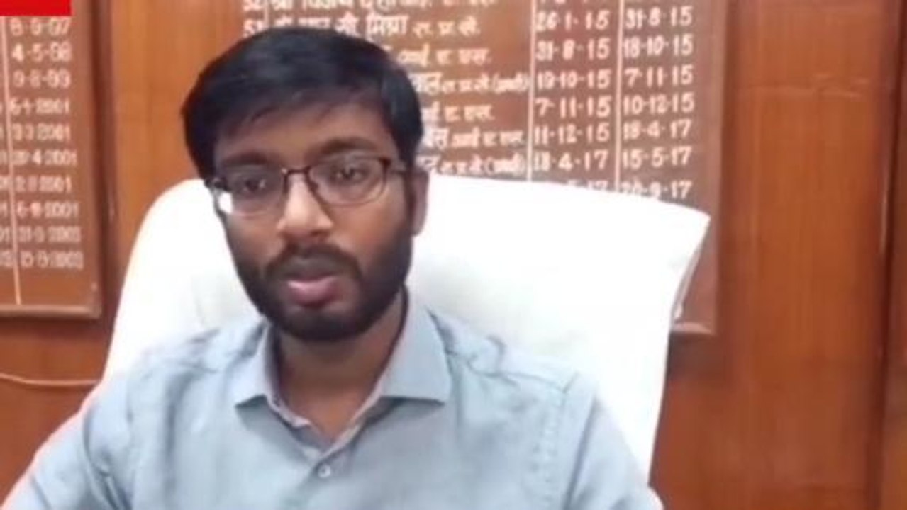डबरा:आधार कार्ड बनवाने में ली जाती है रिश्वत,वीडियो हुआ वायरल