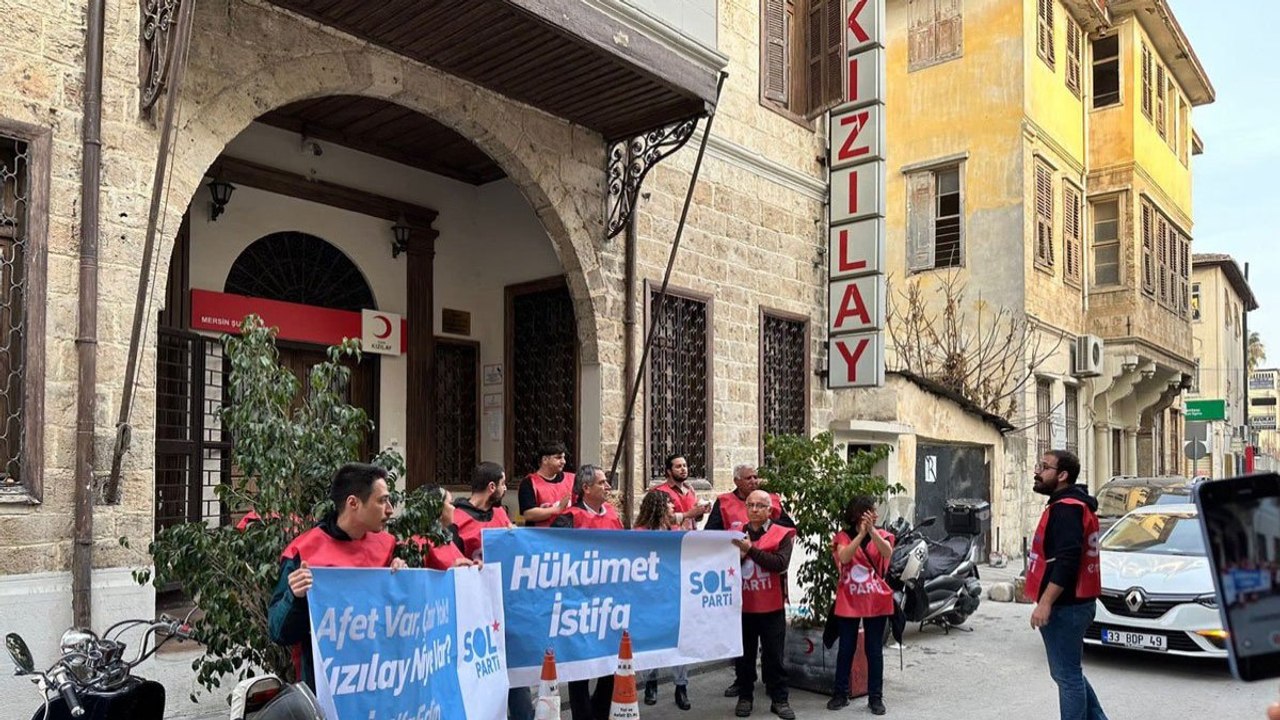 Mersin’de Kızılay’ı protesto eylemi sonrası evlerden gözaltı   