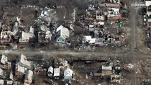 شاهد | صور جويّة توثق الدمار الشامل الذي تعرضت له بخموت الأوكرانية