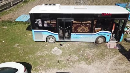 ŞOFÖRLÜK YAPTIĞI OTOBÜS, DEPREMDEN SONRA EVİ OLDU