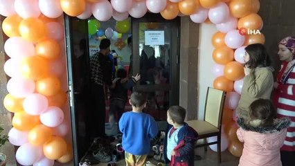 Tuşba Belediyesi depremzede çocuklar için oyun alanları oluşturuyor