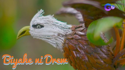 Handicrafts mula sa niyog, sinubukang gawin ni Biyahero Drew | Biyahe ni Drew