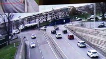 Firenze, nel video il momento in cui il camion si rovescia su ponte alla Vittoria