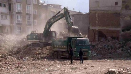Hatay'da enkaz kaldırma çalışmaları devam ediyor