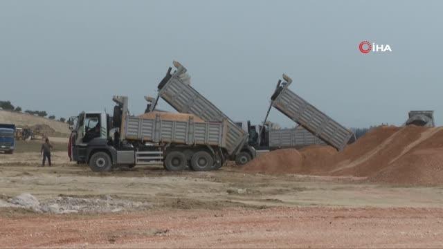 Bakan Akar'dan depremin vurduğu Hatay'ın Kırıkhan ilçesinde inceleme