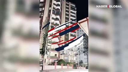 Kolonları zayıflamış bir bina, iş makinesinin sadece dokunması ile toz duman oldu!