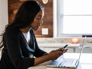Studie: Frauen sind durch Digitalisierung benachteiligt