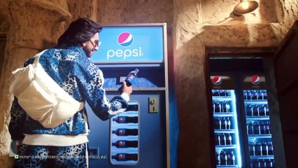 Bollywood star Ranveer Singh dance his heart out on the streets of Dubai