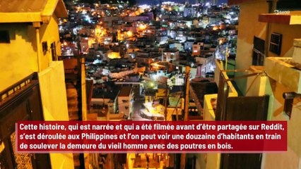 Des villageois portent la maison d’un vieil homme pour qu’il puisse habiter près de ses enfants !