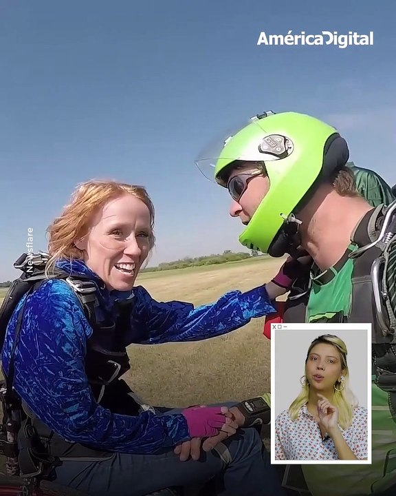 Mujer discapacitada supera su miedo a las alturas y decide lanzarse por un paracaídas