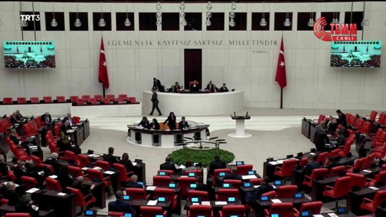 Erhan Usta: "On Binlerce Kişinin Hayatını Kaybettiği, Yüz Binlerce Yaralının Bulunduğu Bir Felaketten 'Helallik' Gibi Dini Bir Argümanı Kalkan...