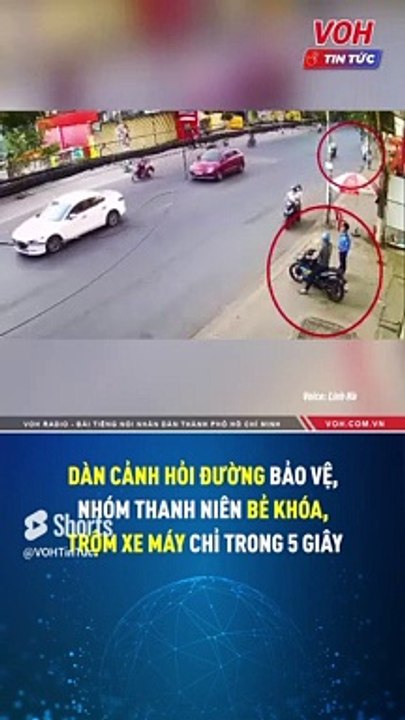 Dàn cảnh hỏi đường bảo vệ, nhóm thanh niên bẻ khóa, trộm xe máy chỉ trong 5 giây_ VOH Tin Tức