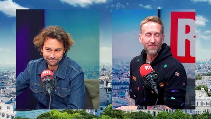 2 sales gosses dans le studio d'On refait la télé