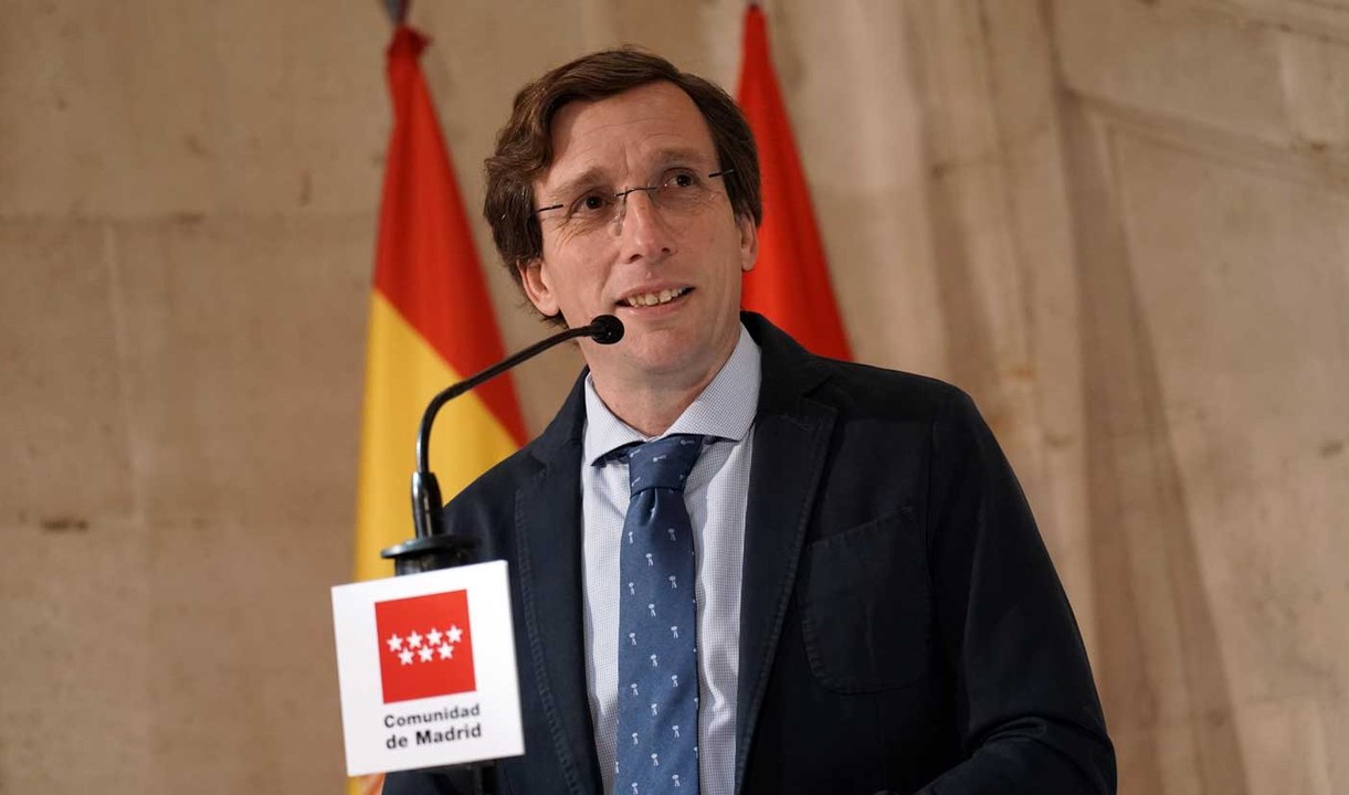 Almeida retrata el ADN del corrupto PSOE: "Fiestas con prostitutas y drogas"