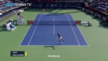 Dubaï : Auger-Aliassime décroche sa place au 2e tour après une victoire intense 🎾