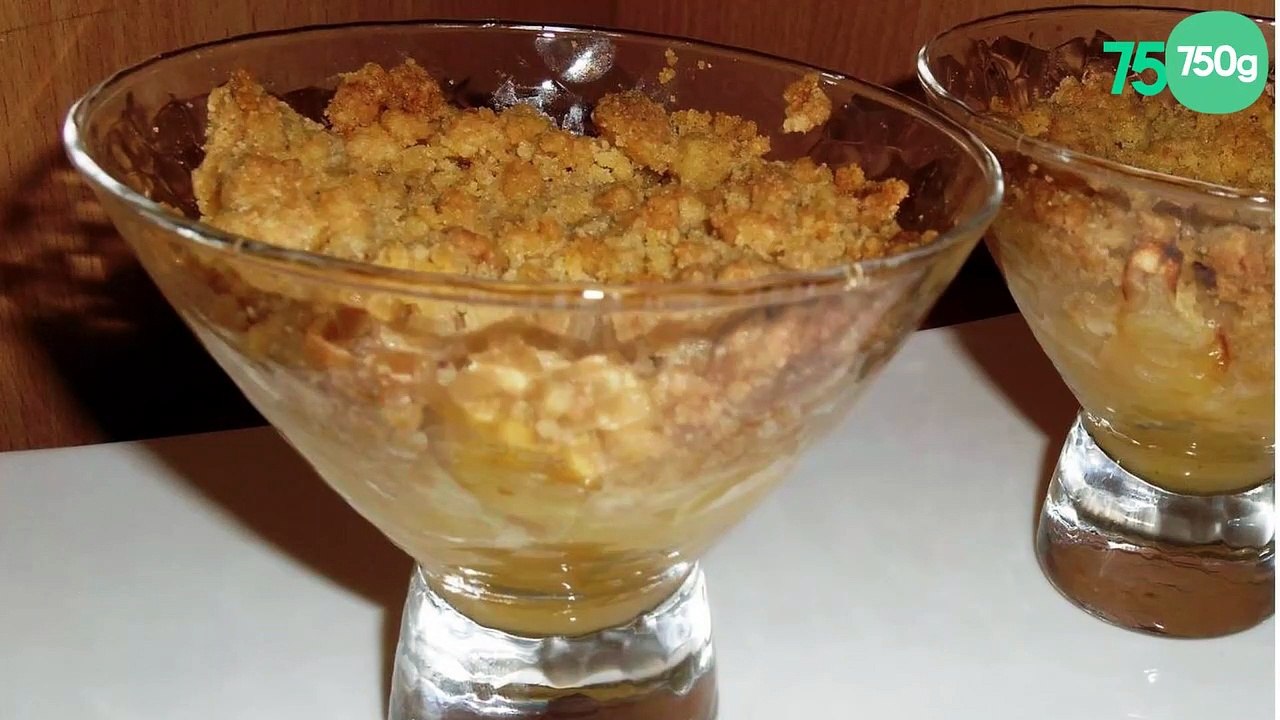 Crumble aux pommes ( "Apple crumble")