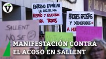 Familiares y amigos de las gemelas de Sallent se manifiestan contra el acoso escolar