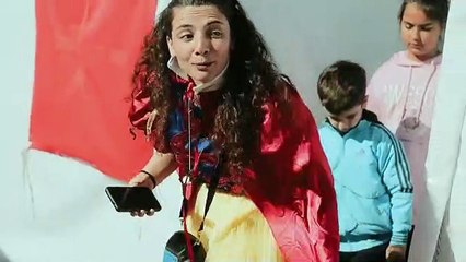 Çocuklar için söylüyoruz gönüllüleri İskenderun'da