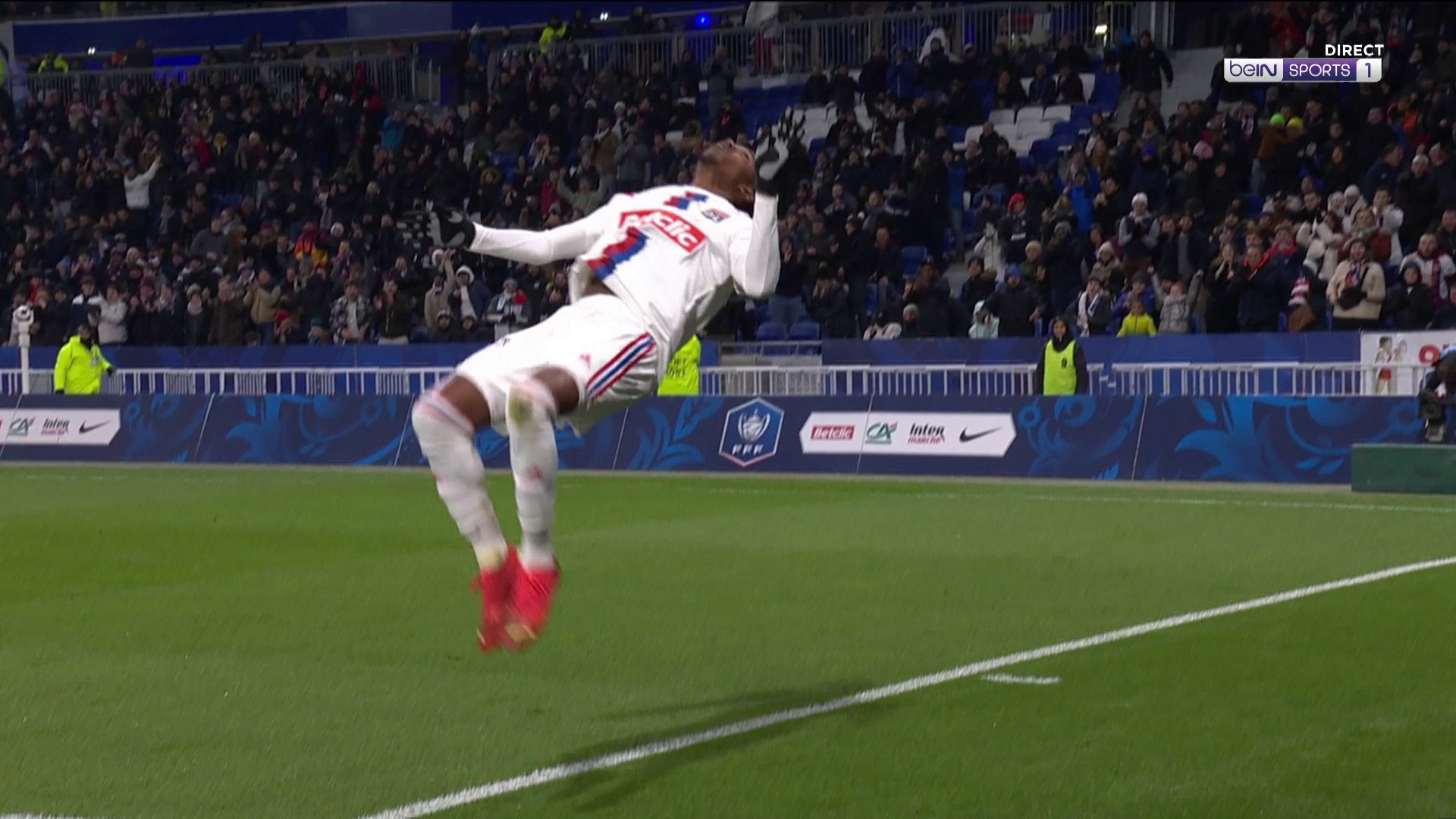 OL : Jeffinho régale le Groupama Stadium !