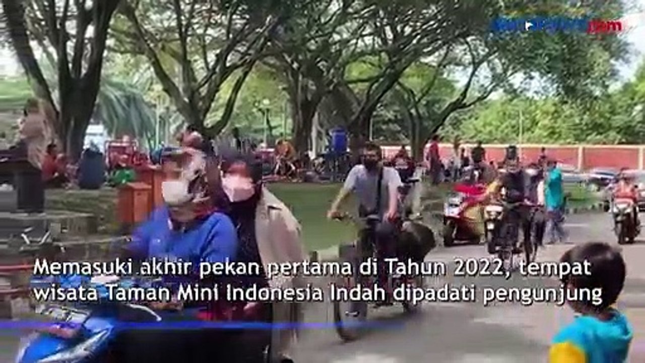 Akhir Pekan Pertama 2022, TMII Ramai Dipadati Pengunjung