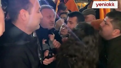 Halkevleri Genel Başkanı polise saldırdı: Yakana da böyle yapışıyorum