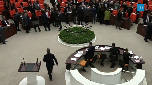 Emeklilikte Yaşa Takılanlar'a ilişkin kanun teklifi TBMM Genel Kurulu'nda kabul edildi