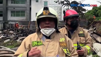 Lahan Penyimpanan Barang Bekas di Cempaka Putih Terbakar