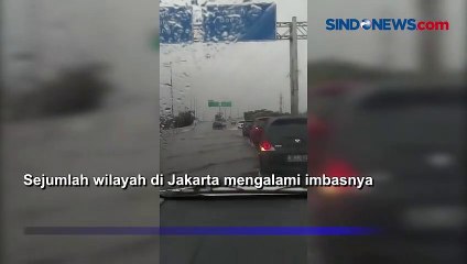 Pintu Tol Tanjung Priok Tergenang Air, Laju Kendaraan Tersendat
