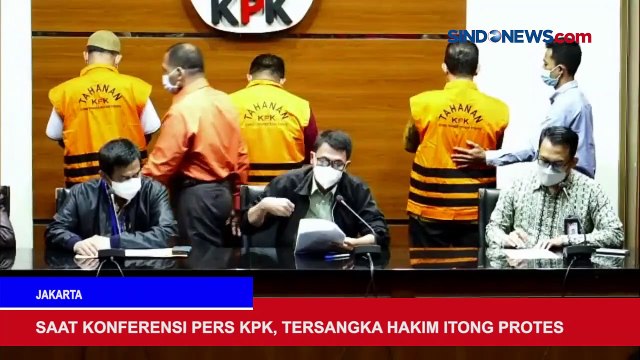Tersangka Hakim Itong Protes saat Konferensi Pers KPK dan Seorang Bayi selamat dari Tragedi Maut Truk Tronton