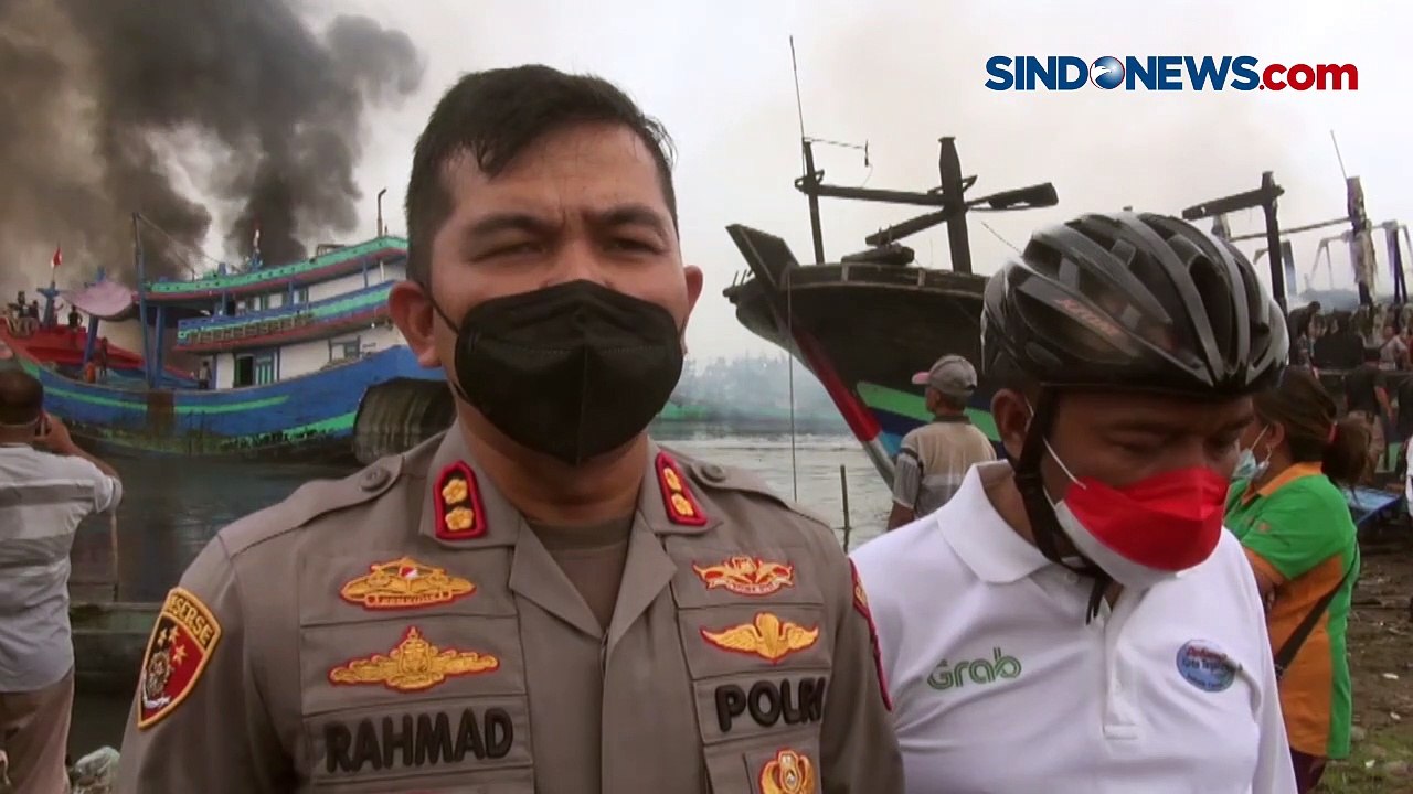 13 Kapal Nelayan di Tegal Terbakar