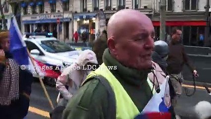 Marche Nationale pour la Paix. « Macron ta guerre on n'en veut pas » Le Colonel François. Paris/France - 26 Février 2023