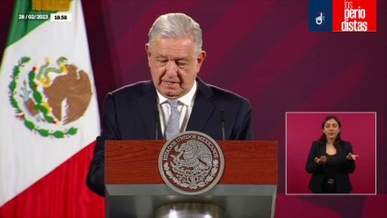 Descargar video: #EnVivo | #LosPeriodistas | AMLO ofrece mañanera a Calderón | Monreal habla (por fin) de sus libros