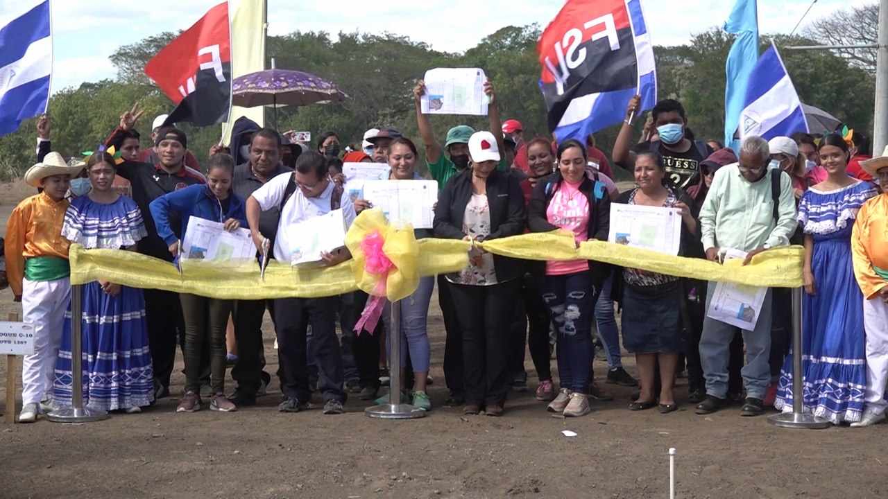 Alcaldía de Managua entrega 200 lotes en la Urbanización Villa Esperanza