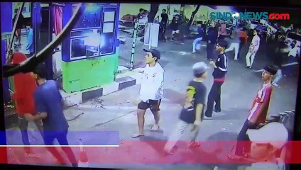 Aksi Tawuran Pecah di Depan Gerbang Rumah Susun