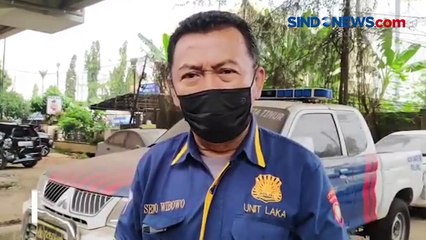 Sopir Diduga Mengantuk, Minibus Tabrak Gerobak PKL dan 3 Warga di Jalan Raya Bekasi