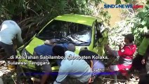 Lepas Kendali, Sebuah Minibus Masuk Jurang di Kolaka