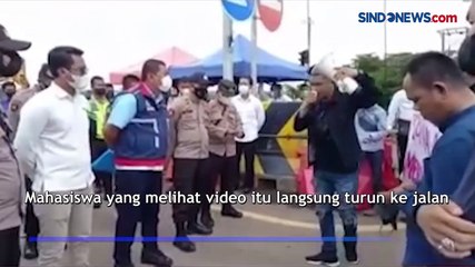 Скачать видео: Petugas Tol Diduga Lakukan Pungli pada Sopir, Mahasiswa Protes di Ogan Komering Ilir