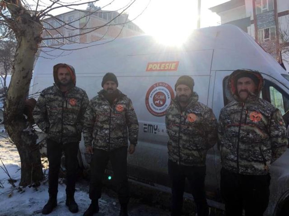 Sinop'ta sel sonrası kurulan arama-kurtarma eki...