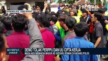 Bentrok Demonstran Dengan Polisi Di Depan Gedung Dewan