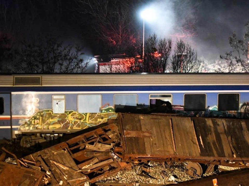 Mindestens 30 Tote und viele Verletzte nach Zugunglück in Griechenland