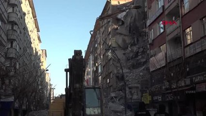 ELAZIĞ'DA 14 BİN 698 BİNA İNCELENDİ; 3 BİN 309 BİNA AĞIR HASARLI