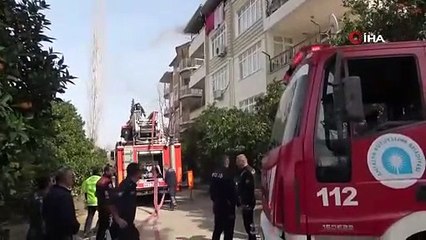 Kriz geçirip evi ateşe verdi, müdahale için gelen ekiplere zorluk çıkardı