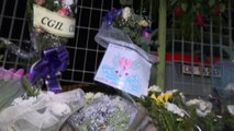 Fiori e candele: a Crotone l'omaggio alle vittime del naufragio