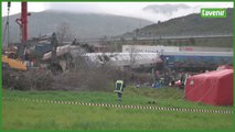 Collision entre deux trains en Grèce : les secours à la recherche de survivants