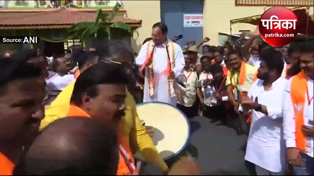 Video : कर्नाटक में विजय संकल्प यात्रा शुरू, चामराजनगर में JP Nadda ने नगाड़ा बजाकर दिखाई झंडी