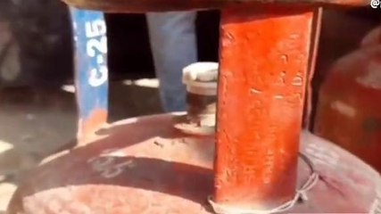 गाजियाबाद : फिर बढ़े गैस सिलेंडर के दाम तो महिलाओं ने सुनाई खरी खरी खोटी