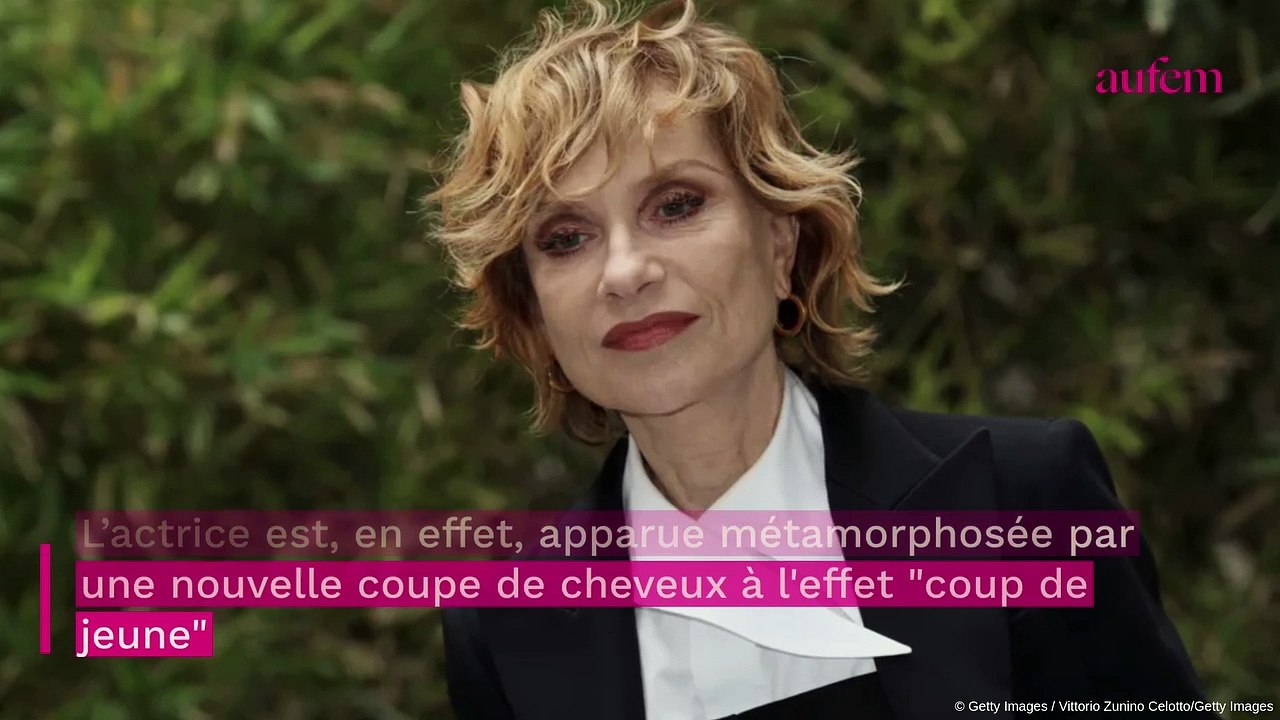 PHOTOS. Isabelle Huppert cheveux courts et nouvelle coloration : sa coupe rajeunissante