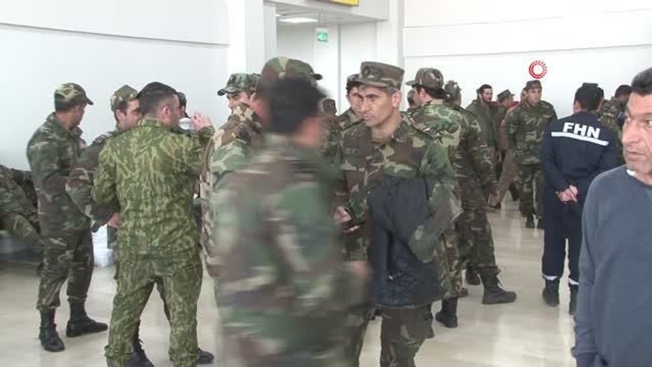 Azerbaycanlı asker yaralanmasına rağmen kurtarma çalışmalarına devam etti