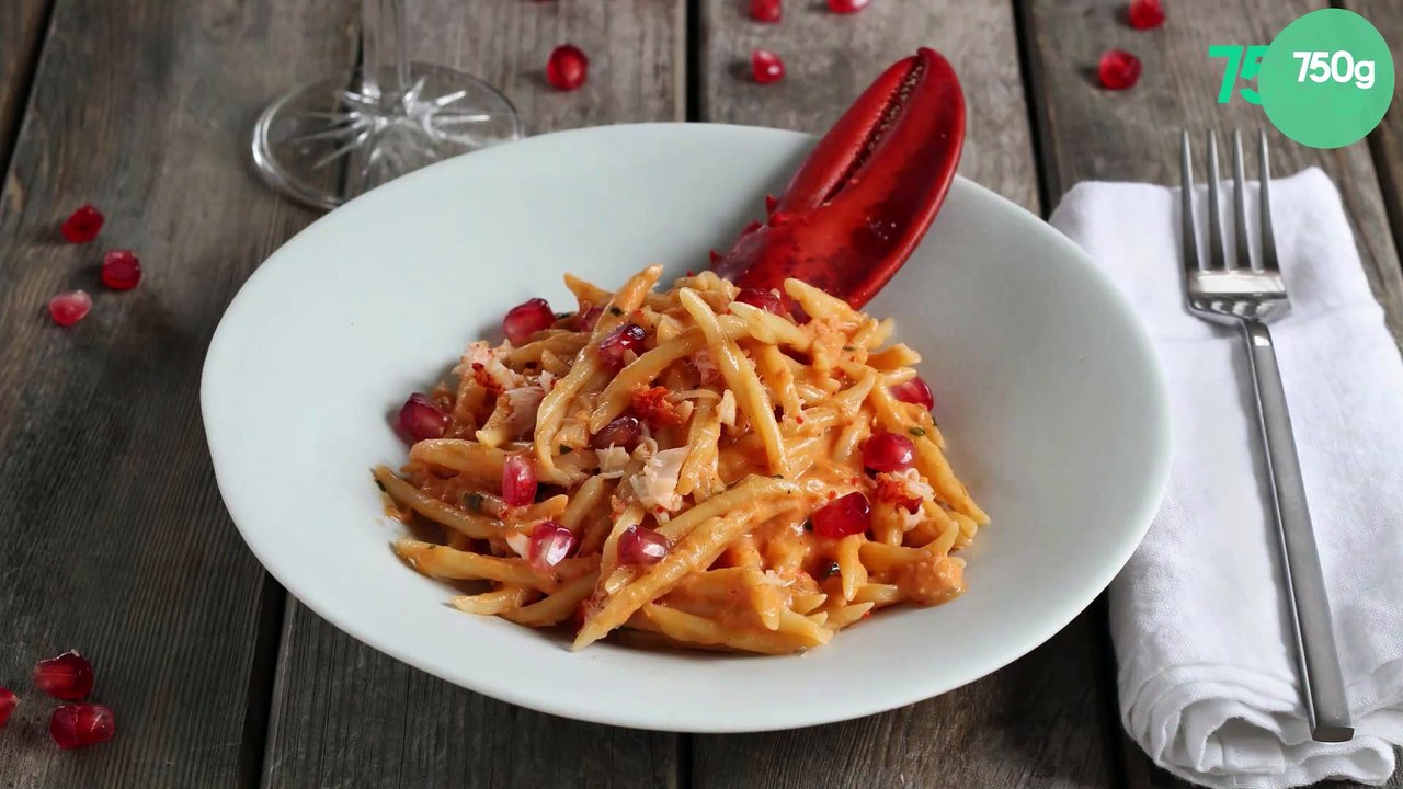 Trofie en sauce bisque de homard, homard et grenade